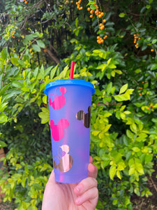 Colour changing cup